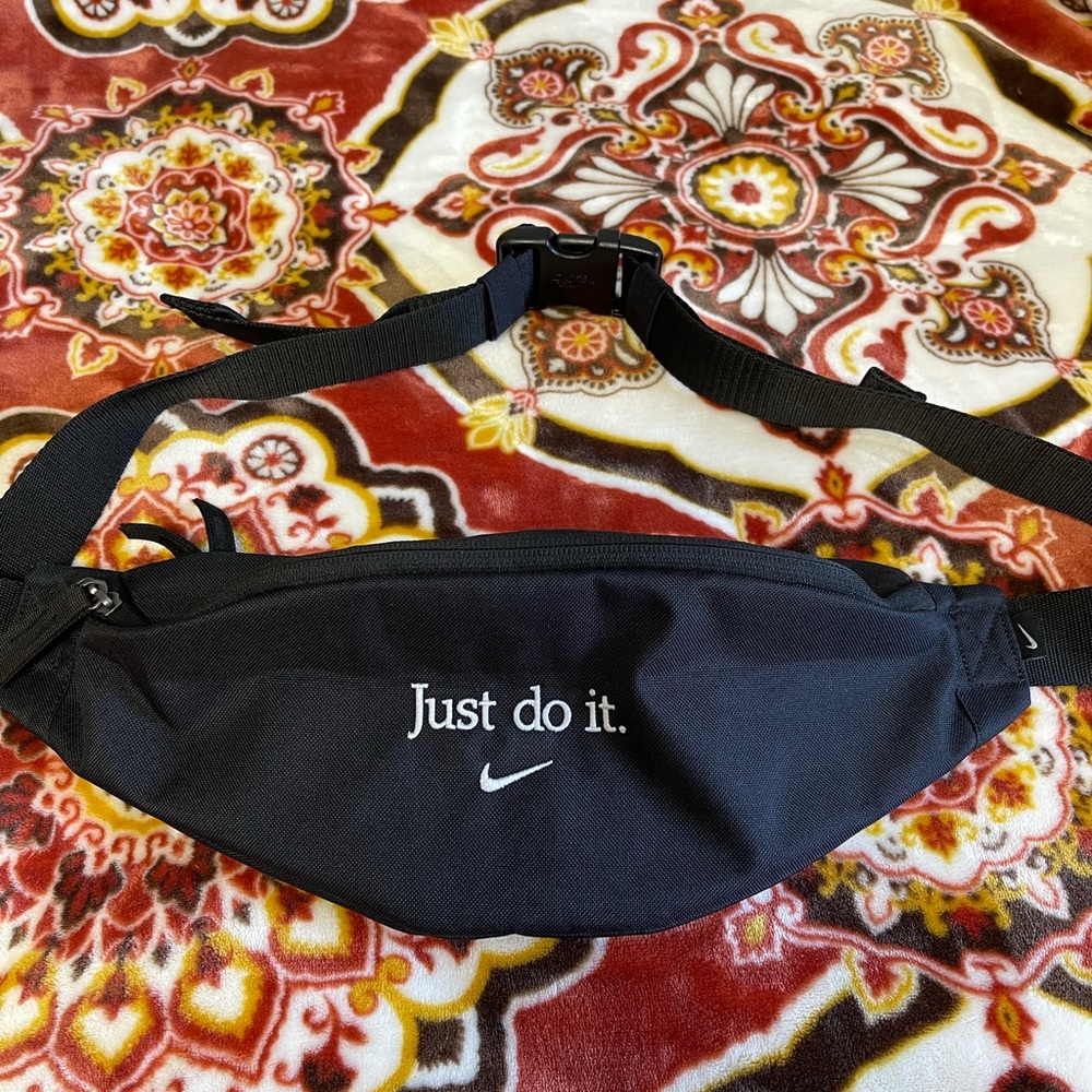 Nike Heritage Fanny Pack
